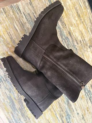 Botas negras de mujer