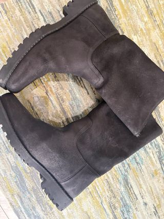 Botas negras de mujer