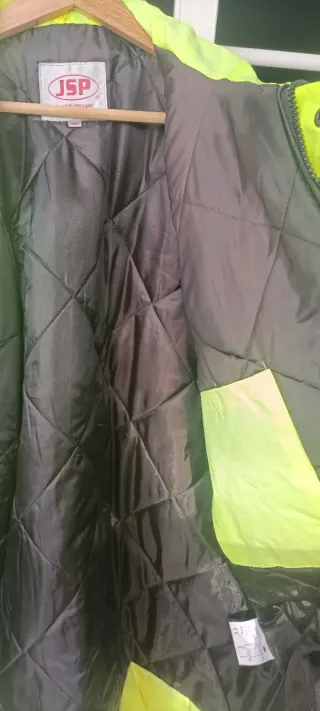 Impermeable fluor JSP amarillo