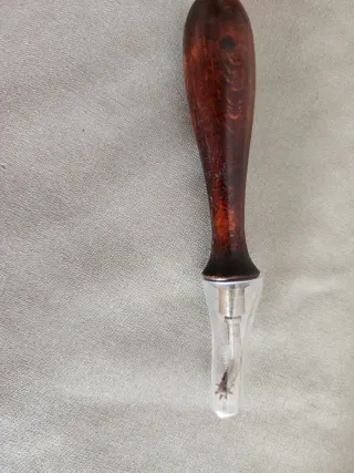 Herramientas antiguas para marcar tela y cuero