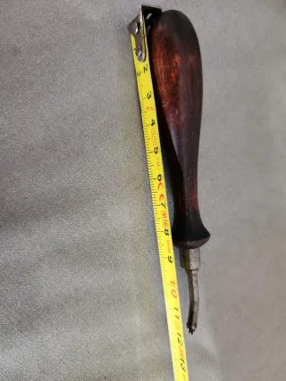 Herramientas antiguas para marcar tela y cuero