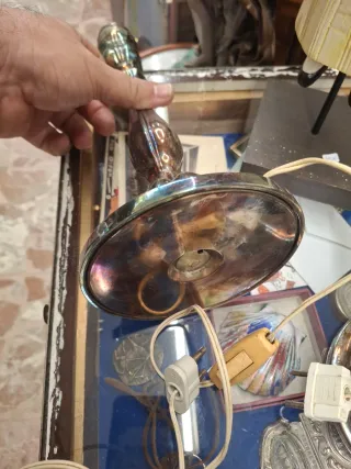 Lámparas de alpaca doradas y plateadas