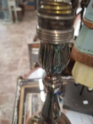 Lámparas de alpaca doradas y plateadas