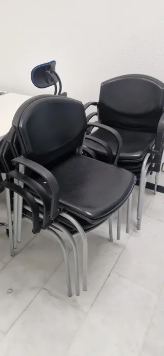 Sillas de reunión apilables 10€ cada unidad
