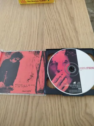 CDs: Bee Gees, Beatles, Calamaro, Quijano,12€ Und