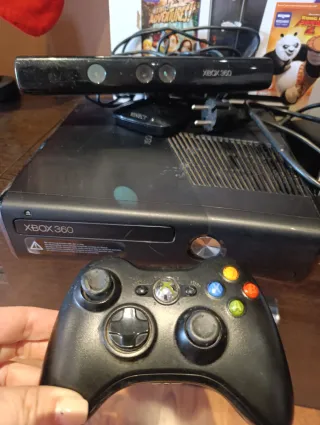Xbox 360 Kinect 250GB + Mando+ kinect sensor