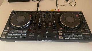 Numark Mixtrack Platinum FX DJ Controller