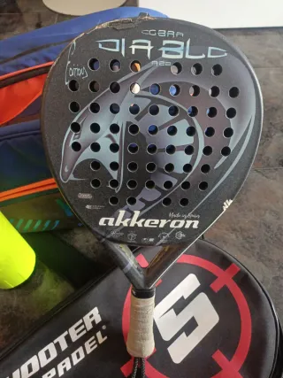 Bolsa pádel Kuikma + Pala Akkeron Cobra Diablo