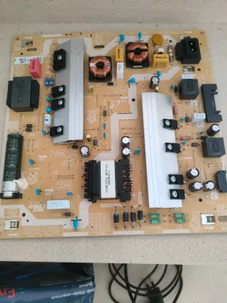 Despiece TV Samsung QE65Q68TAU