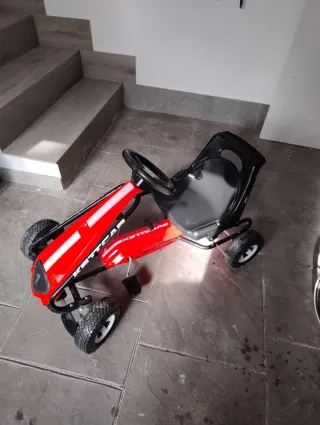 Coche a pedales Kettcar rojo