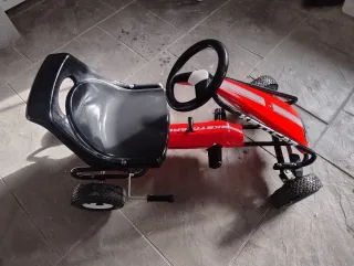 Coche a pedales Kettcar rojo