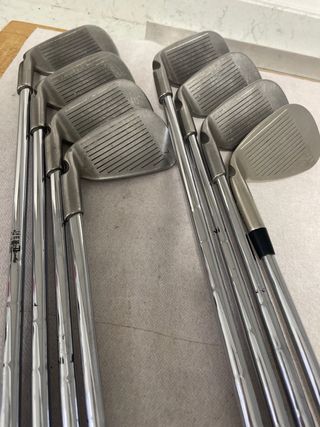 Bolsa de golf Ping i10 con palos