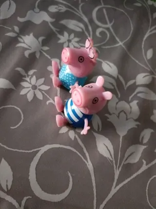 Muñecos Peppa y George de Playa