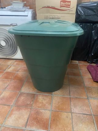 Vasi da 18 e bidone dell'acqua