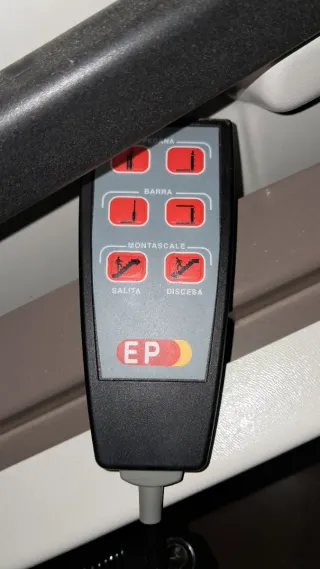 Salvaescaleras de plataforma Contactar por mensaje