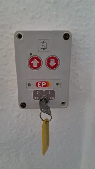 Salvaescaleras de plataforma Contactar por mensaje