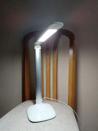 Lámpara Escritorio LED Plata y Blanca