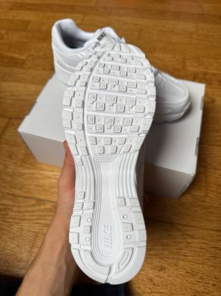 Nike P-6000 Triple White – Talla 40.5 EU