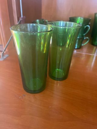 Vasos tubo, tazas y tarrinas Durex verdes