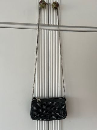 Bolso fiesta Stradivarius negro tachuelas (nuevo)