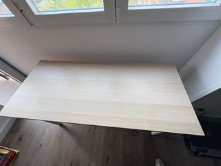 Mesa de estudio madera y patas metálicas