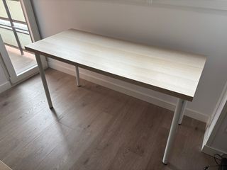 Mesa de estudio madera y patas metálicas