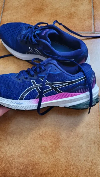 Scarpe Asics blu e bianche