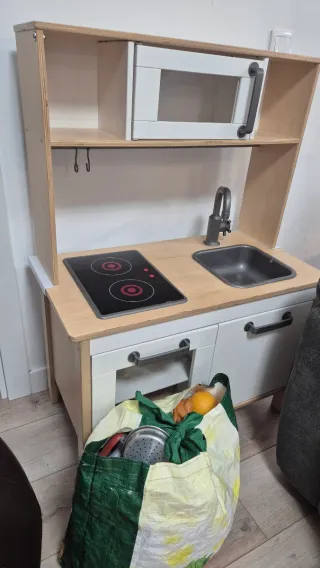 Cocina Juguete Ikea + cacharritos de regalo