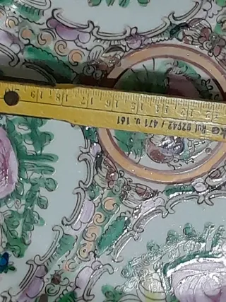 Piatto da collezione decorato