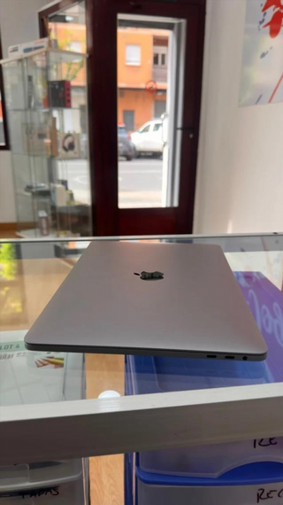 MacBook Pro 2020 Gris Espacial 512GB
