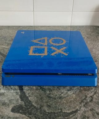 PS4 (PlayStation 4) Azul con 2 Mandos