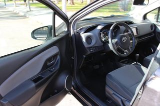 Se Alquila 🚗 Toyota Yaris Híbrido 2015 – Pozuelo