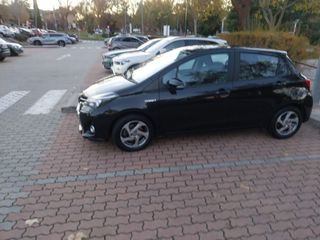 Se Alquila 🚗 Toyota Yaris Híbrido 2015 – Pozuelo