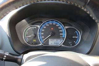 Se Alquila 🚗 Toyota Yaris Híbrido 2015 – Pozuelo