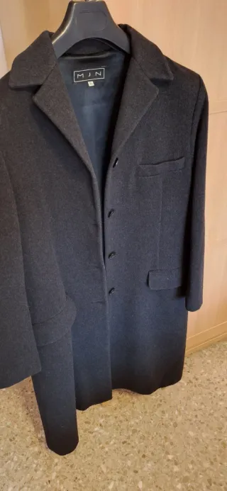 Abrigo MJN Negro