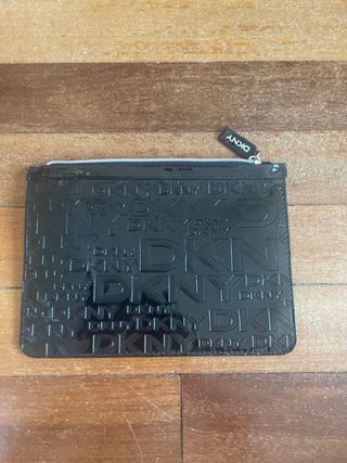 Cartera DKNY Negra