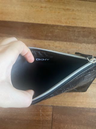Cartera DKNY Negra