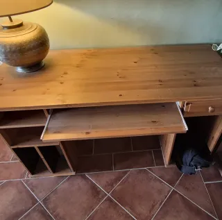Escritorio IKEA madera
