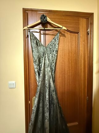 Vestido largo Zara negro y dorado