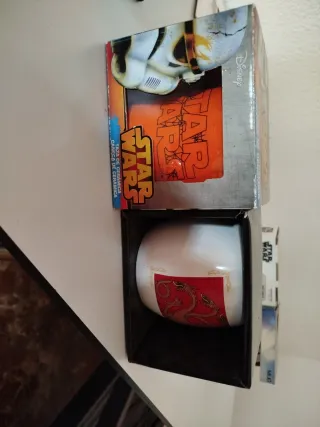 Taza Star Wars Cerámica Roja y Blanca