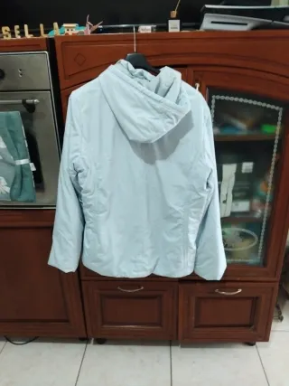 Giubbotto blu con cappuccio