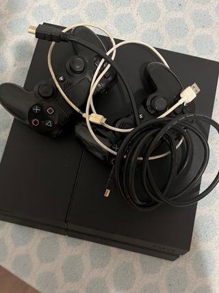 Consola PS4 + 2 Mandos (1 reparar) + cascos