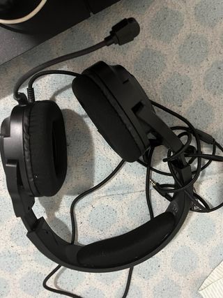 Consola PS4 + 2 Mandos (1 reparar) + cascos