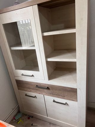 Cristalera de madera y cristal