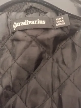 Chaqueta bomber negra Stradivarius