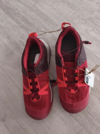 Zapatillas montaña Quechua Talla 35 mujer / Niña