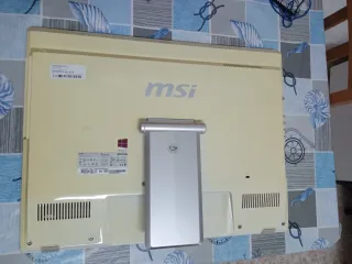 Ordenador de mesa MSI Beige