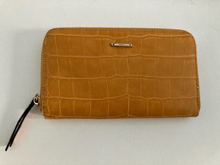 Cartera de piel con cremallera