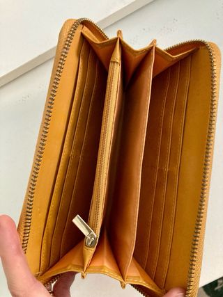 Cartera de piel con cremallera