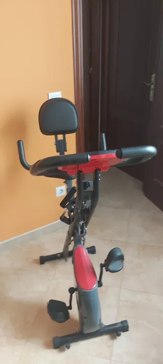 Bicicleta Estática Plegable Negra y Roja